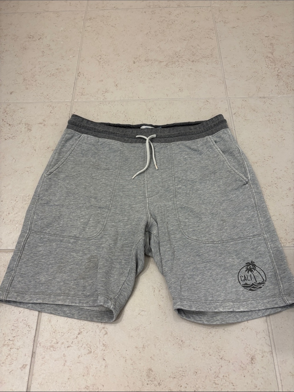 Old Navy Men's Light Gray Athletic Drawstring Shorts with Dark Gray Waistband